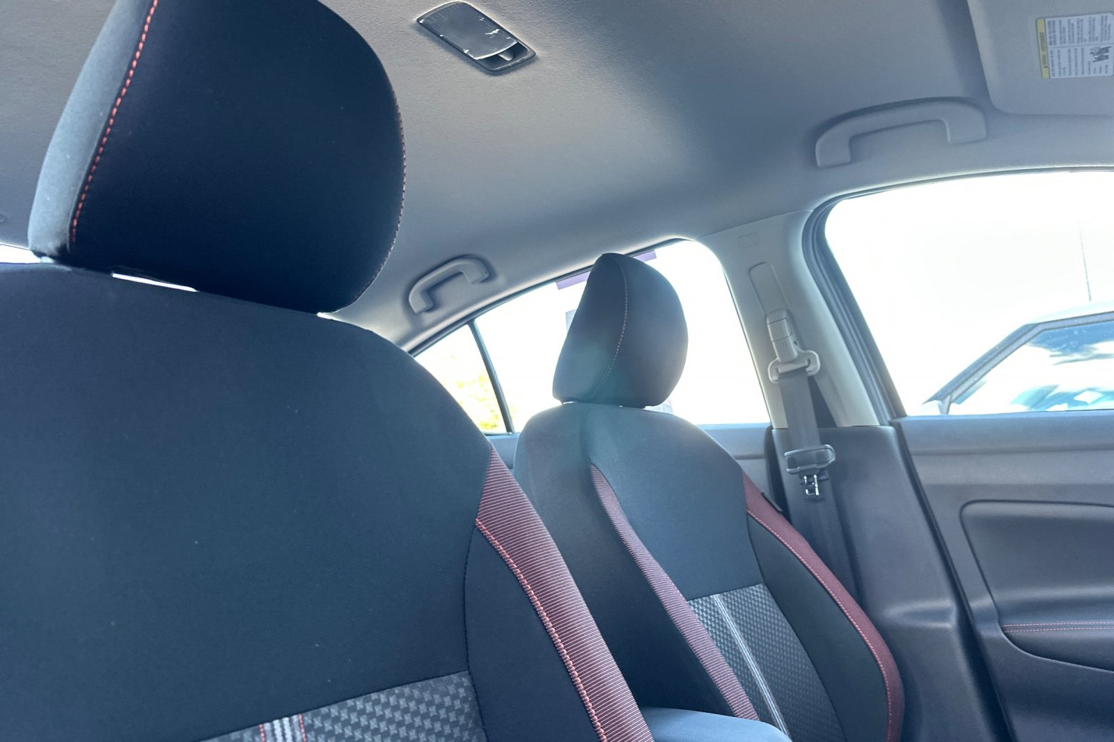 2025 Nissan Versa 1.6 SR photo 17