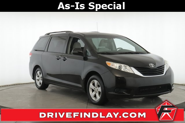 2011 Toyota Sienna LE's photo