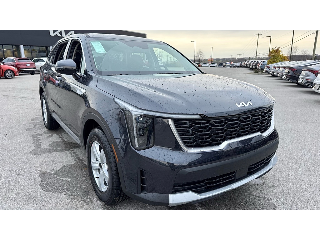 2026 Kia Sorento LX's photo