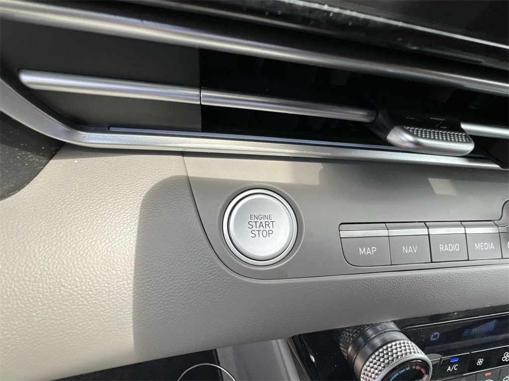 2024 Hyundai Elantra SEL photo 24