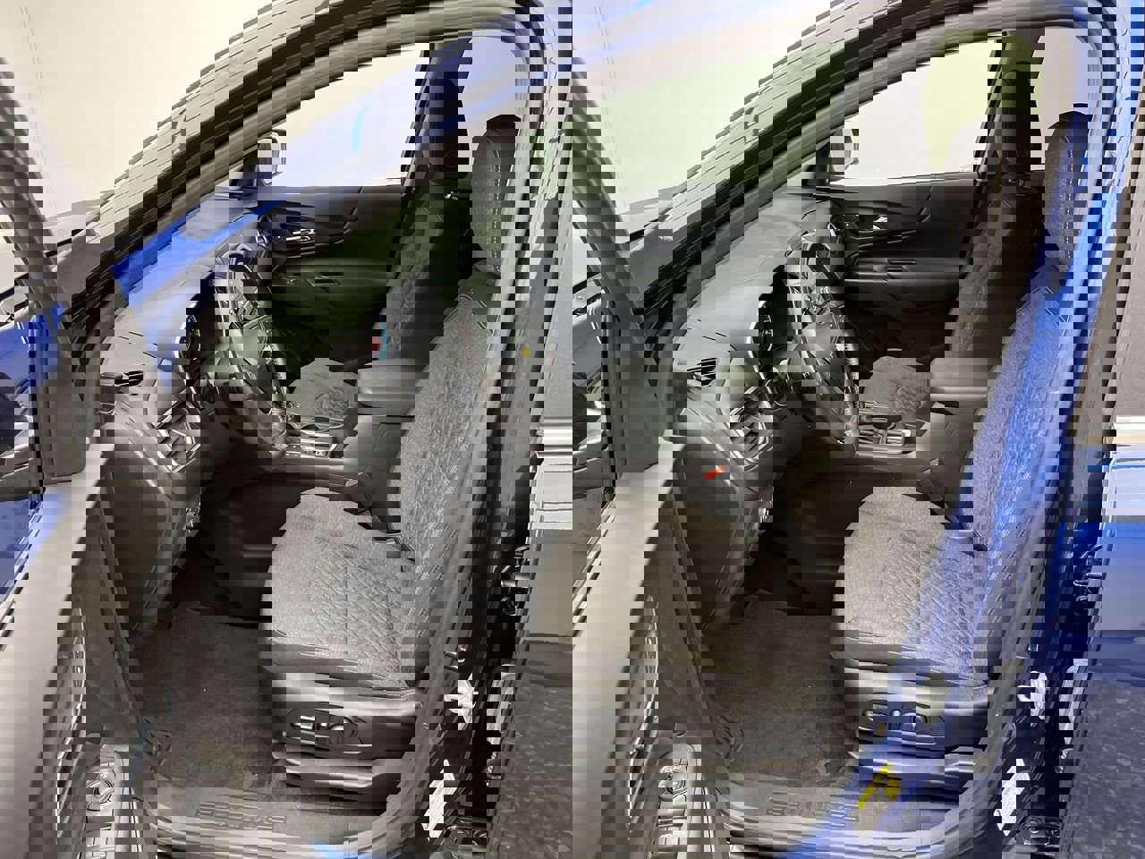 2022 Chevrolet Equinox LT photo 3