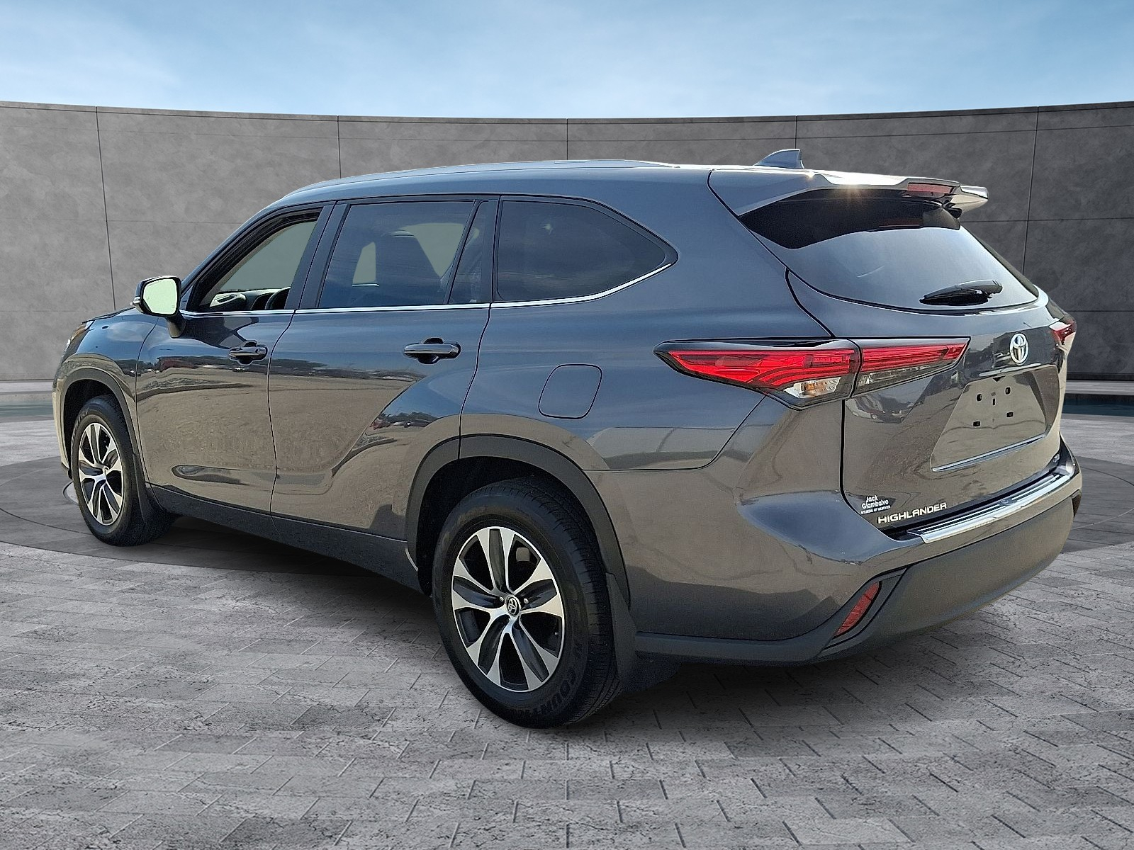 2023 Toyota Highlander XLE photo 7