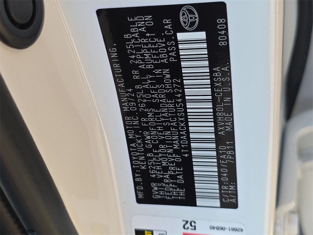 2025 Toyota Camry SE photo 15