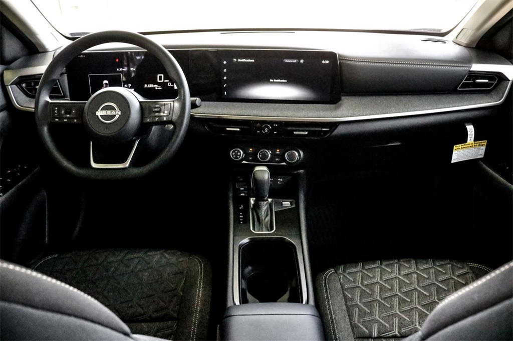 2025 Nissan Kicks SV photo 20