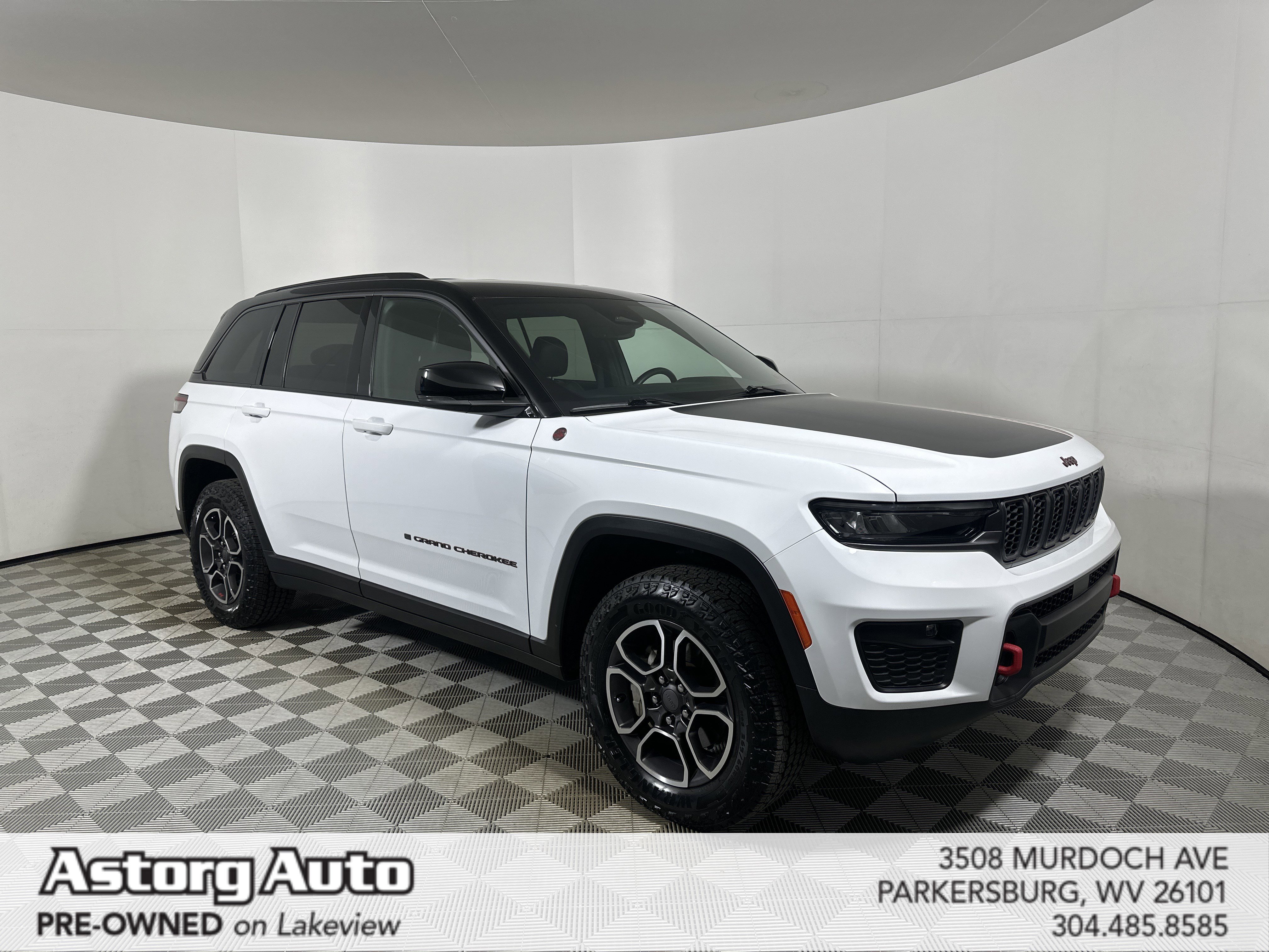 2022 Jeep Grand Cherokee Trailhawk's photo