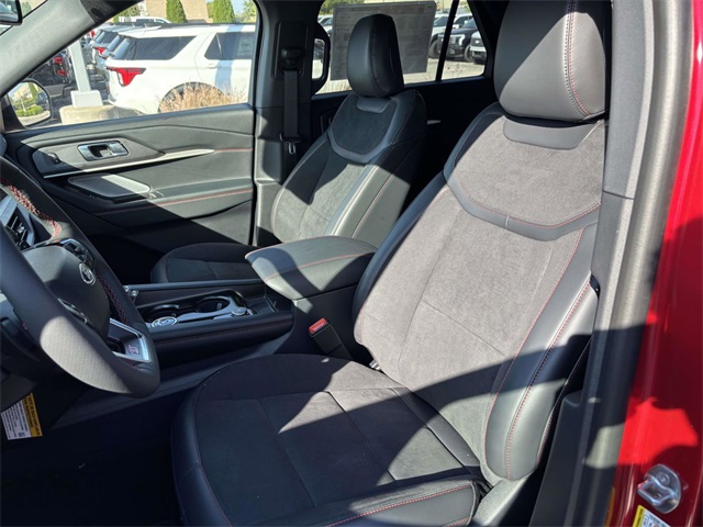 2025 Ford Explorer ST photo 10
