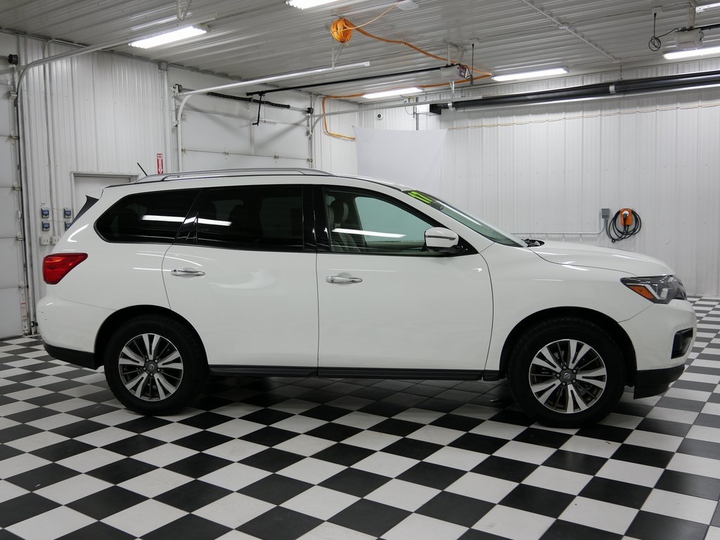 Used 2017 Nissan Pathfinder SL with VIN 5N1DR2MMXHC679779 for sale in Rochester, Minnesota