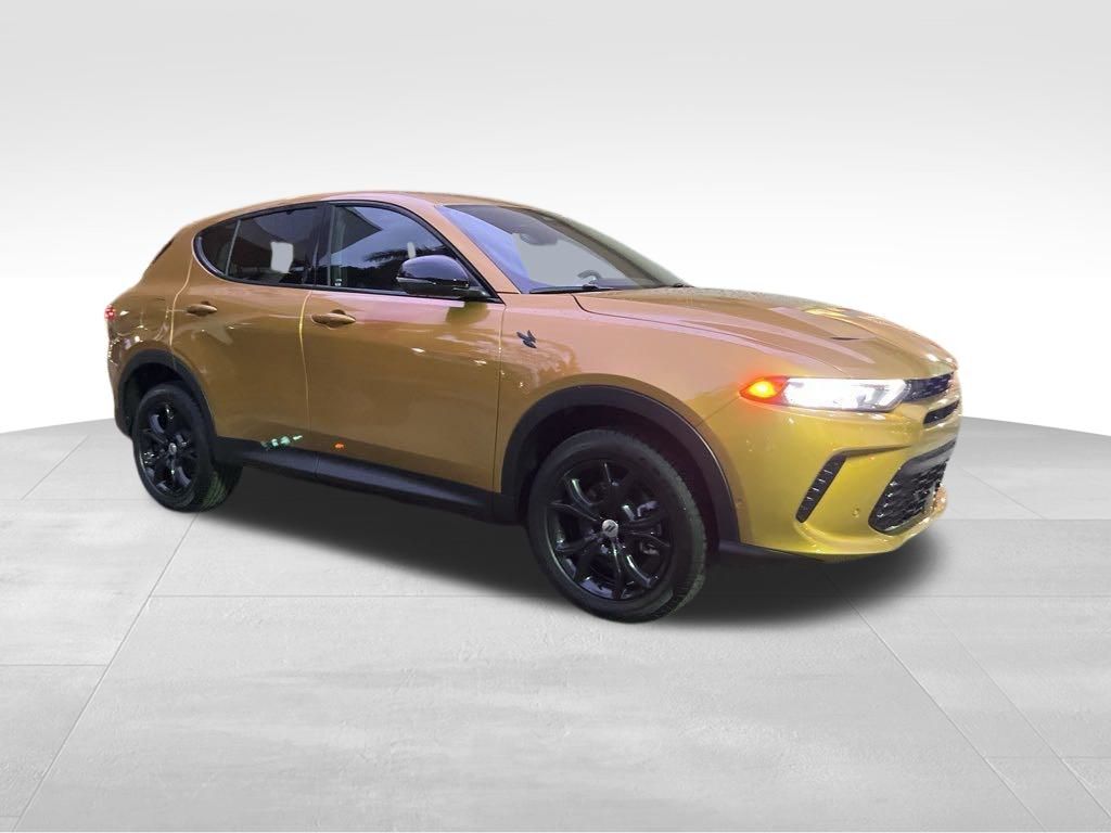 2024 Dodge Hornet GT photo 2