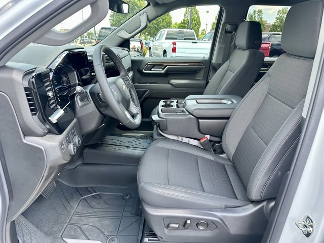 2025 Chevrolet Silverado 1500 LT photo 10