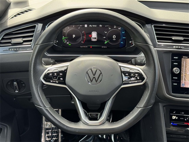 2023 Volkswagen Tiguan SEL R-Line Black photo 17