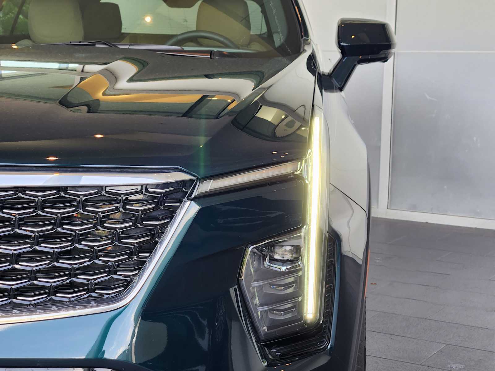 2025 Cadillac XT4 Premium Luxury photo 6