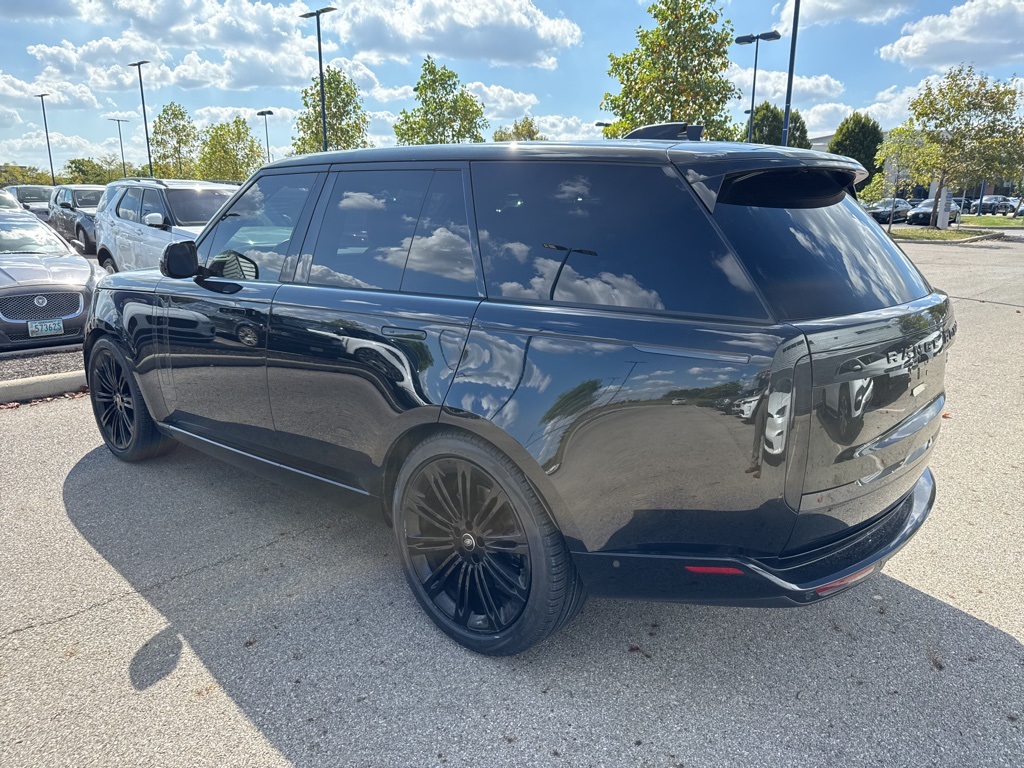 2023 Land Rover Range Rover SE photo 5