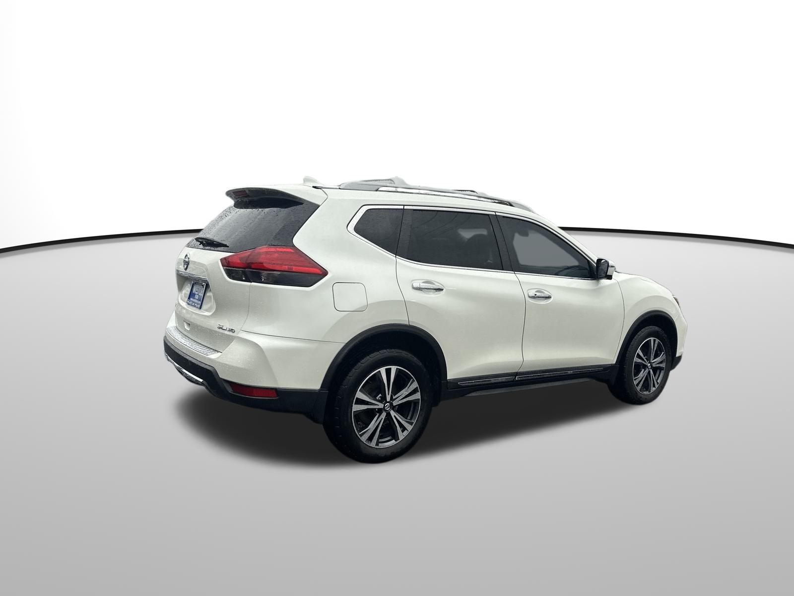 2017 Nissan Rogue SL photo 4