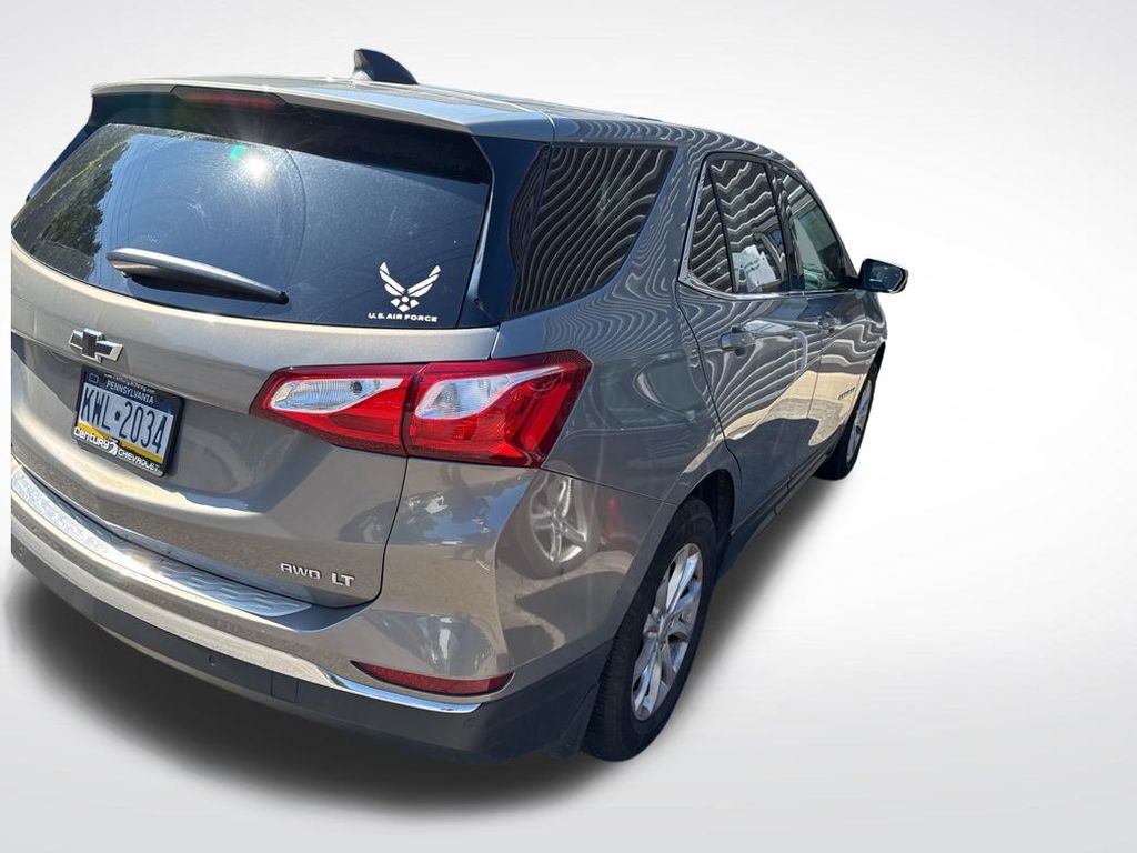 2019 Chevrolet Equinox LT photo 3