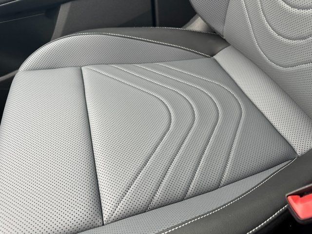 2025 Volkswagen Tiguan SE photo 29