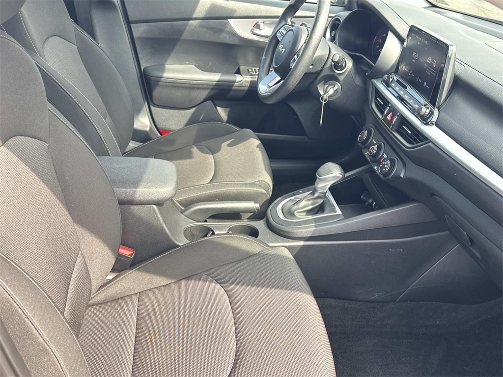 2024 Kia Forte LXS photo 15
