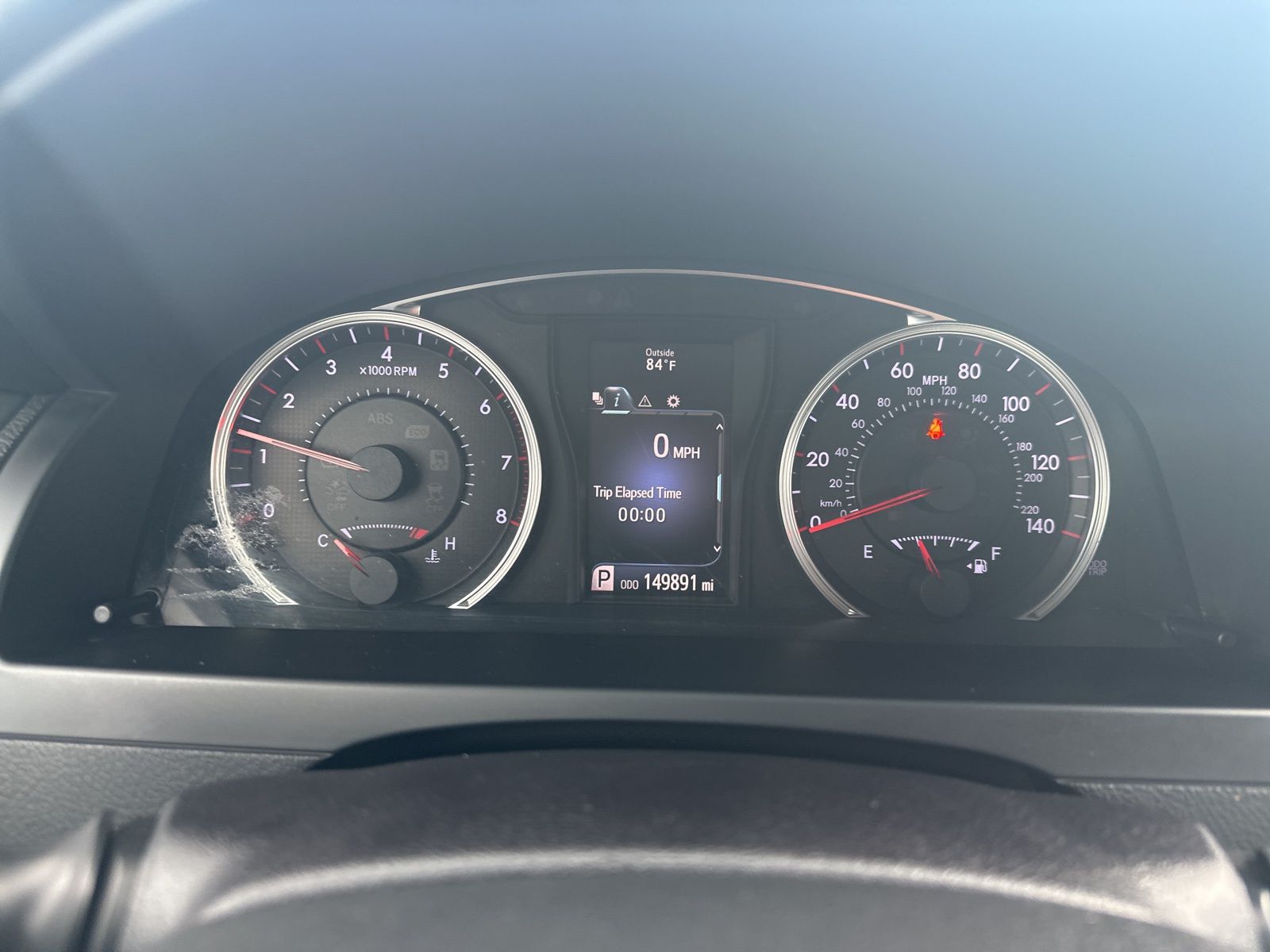 2016 Toyota Camry XLE photo 18