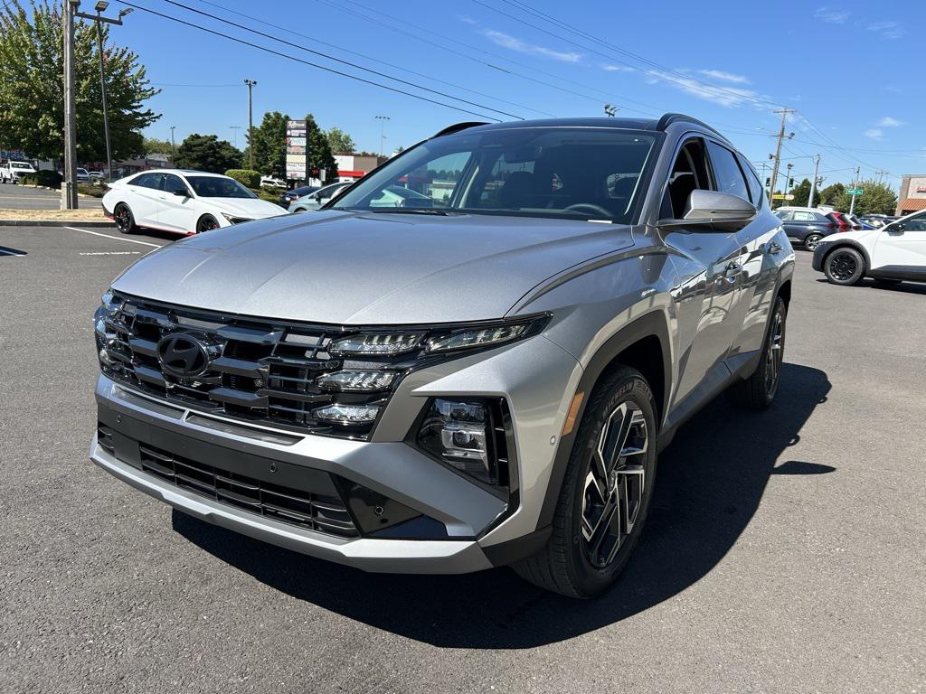 2025 Hyundai Tucson Hybrid Limited photo 2