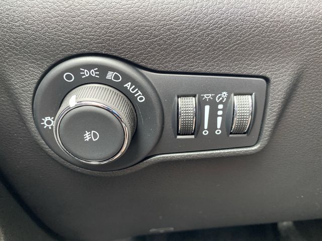 2025 Jeep Compass Limited photo 24