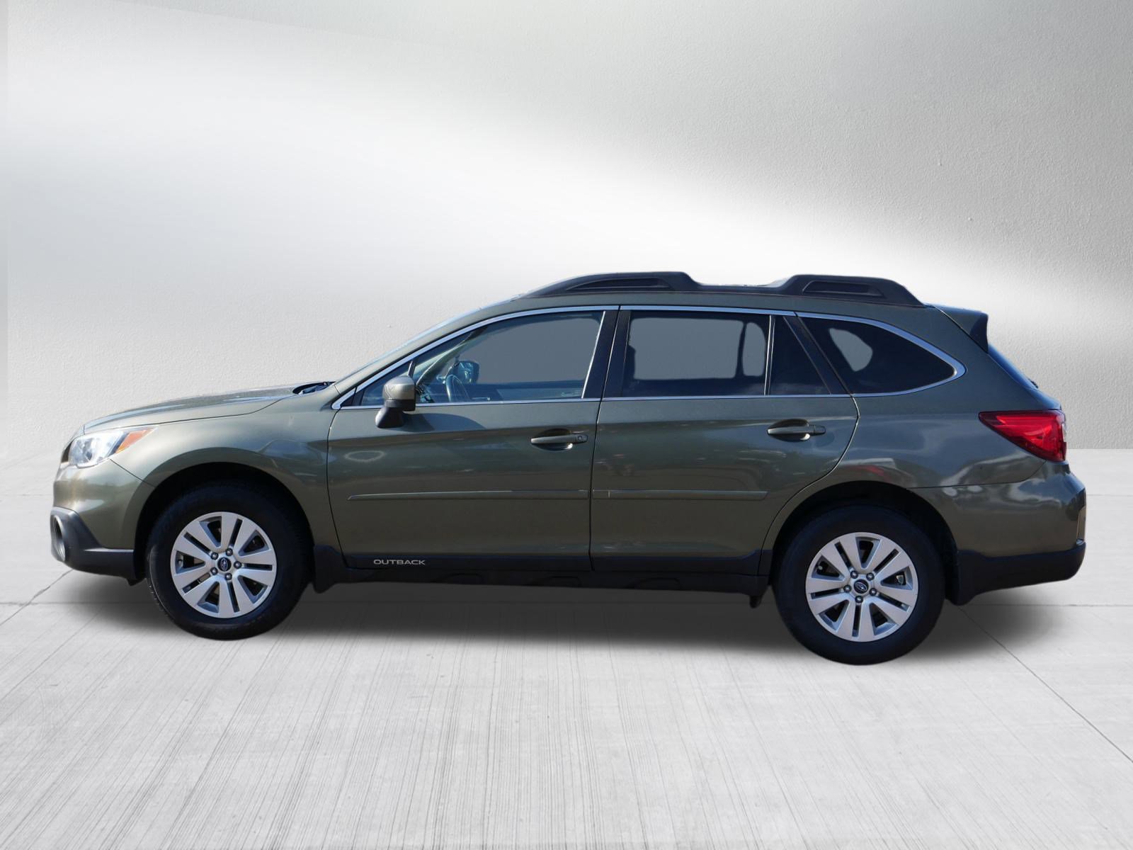 2017 Subaru Outback Premium photo 4