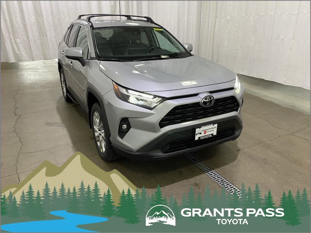 2025 Toyota RAV4 XLE Premium's photo