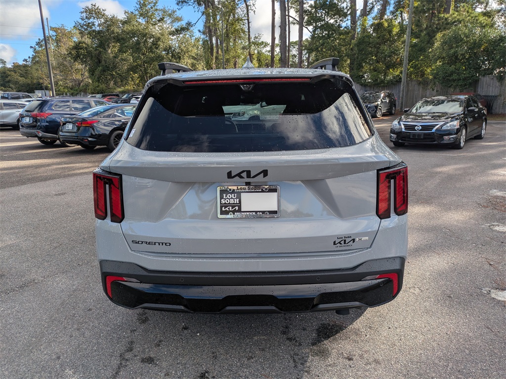 2026 Kia Sorento X-Line SX Prestige photo 3