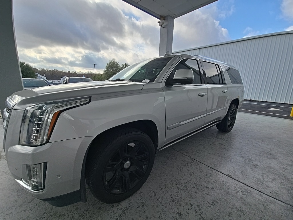 2019 Cadillac Escalade ESV Premium Luxury's photo