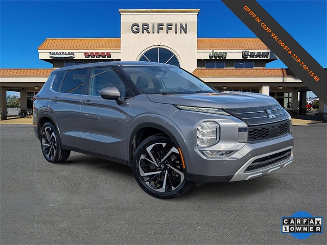 2024 Mitsubishi Outlander SE's photo