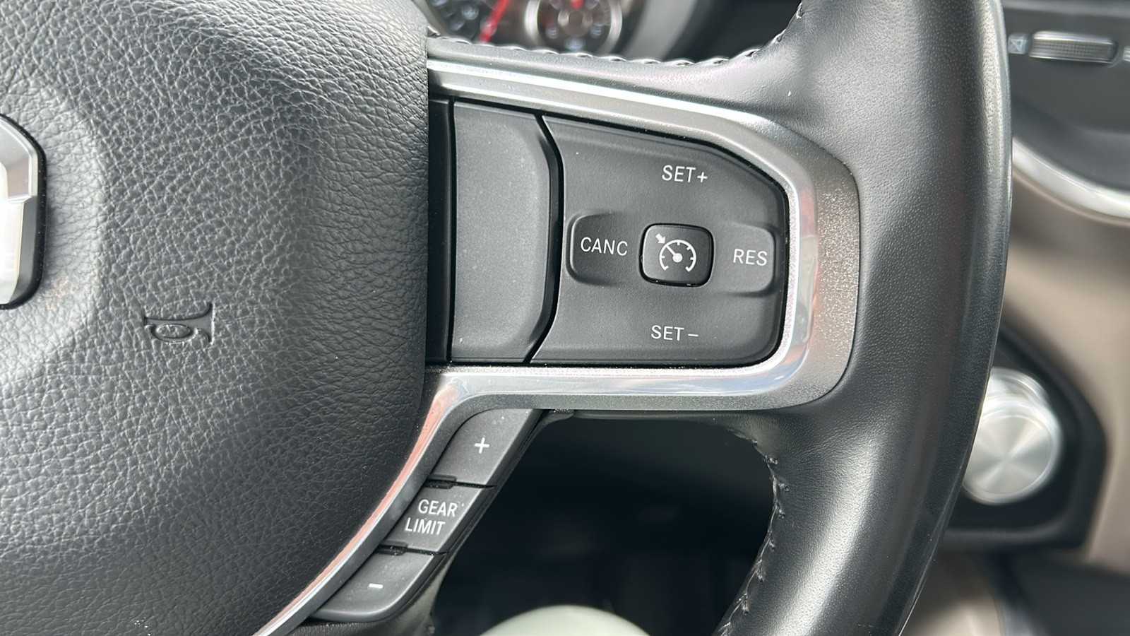 2022 Ram 1500 Laramie photo 19