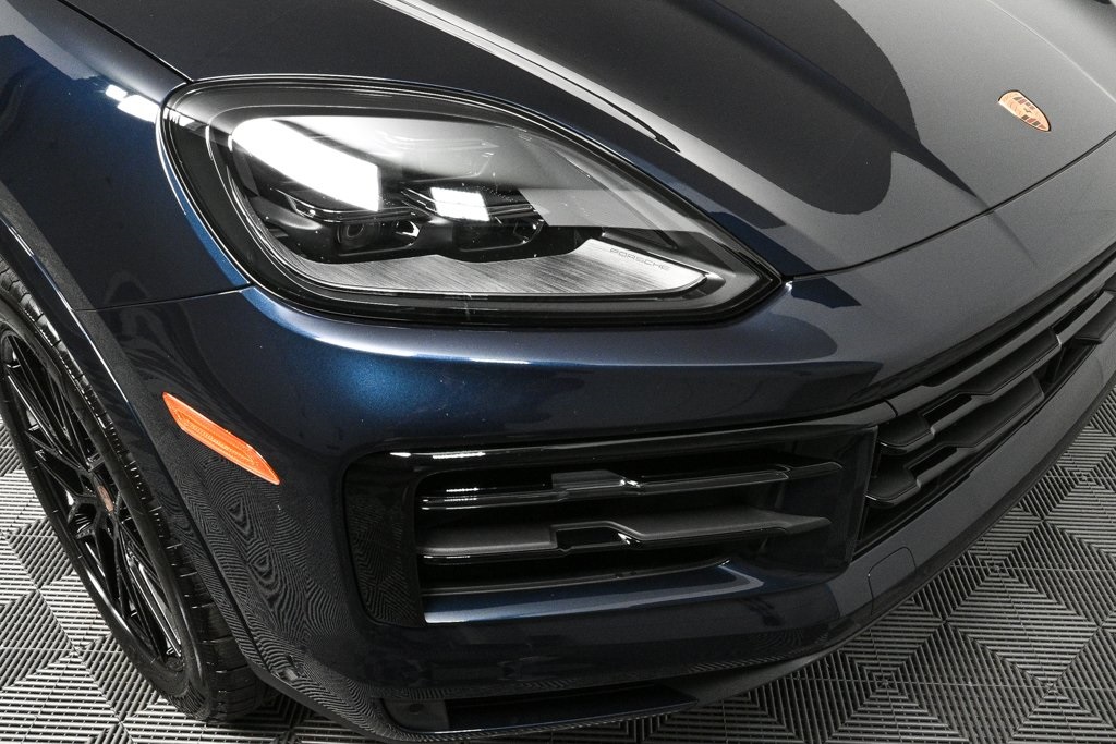 2026 Porsche Cayenne Coupe photo 35