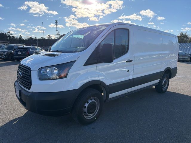 2016 Ford Transit Base's photo