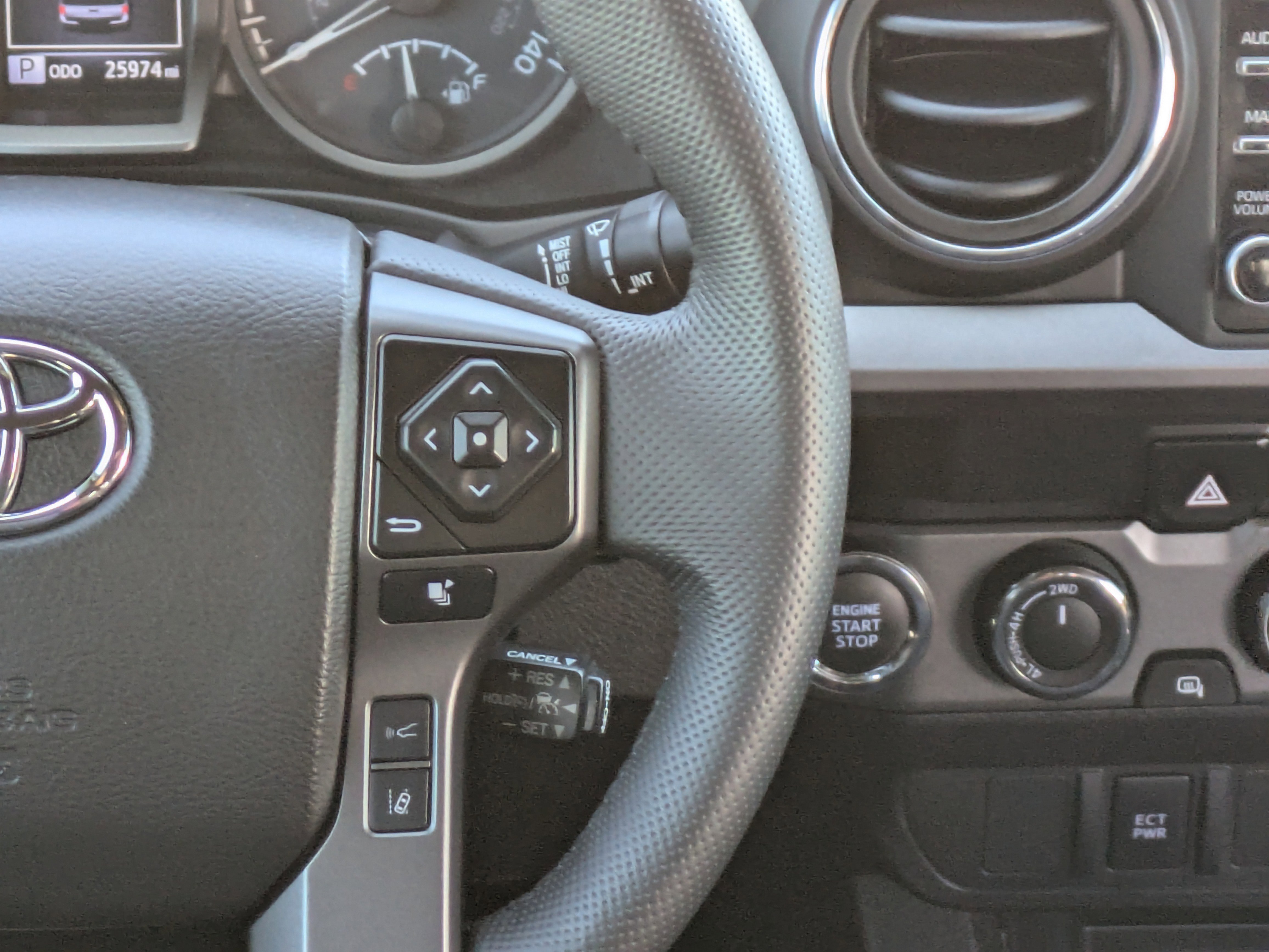 2023 Toyota Tacoma TRD Off-Road photo 2