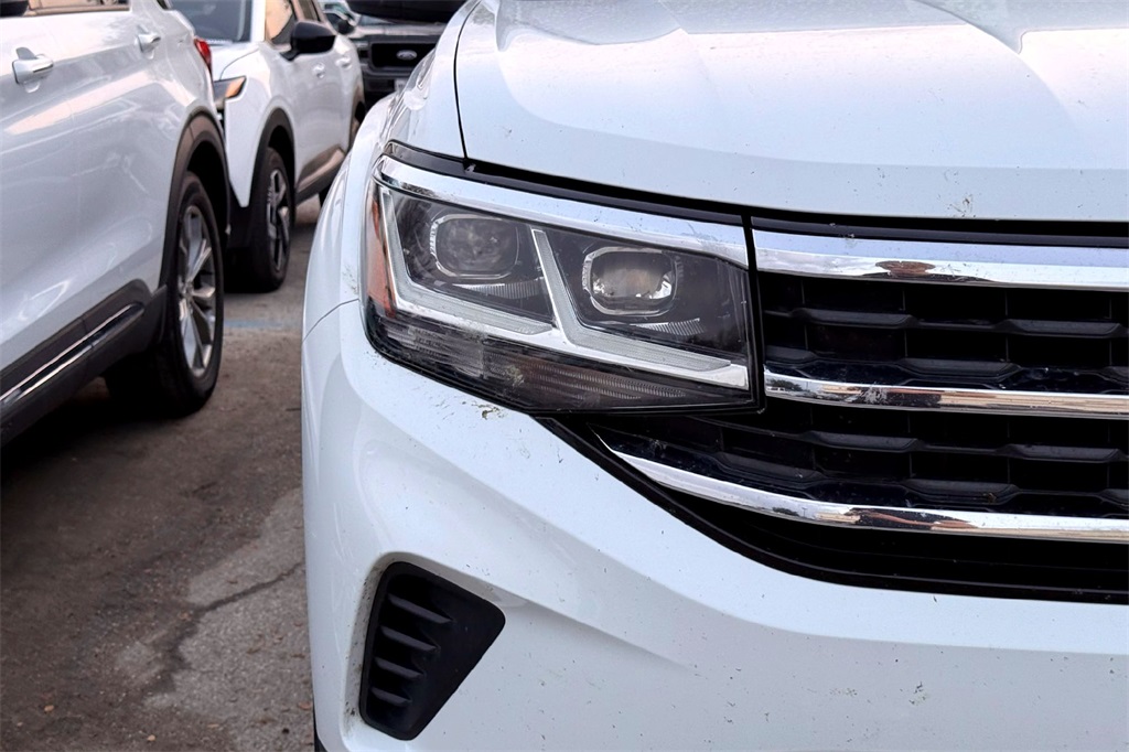 2020 Volkswagen Atlas Cross Sport SE Technology R-Line photo 3