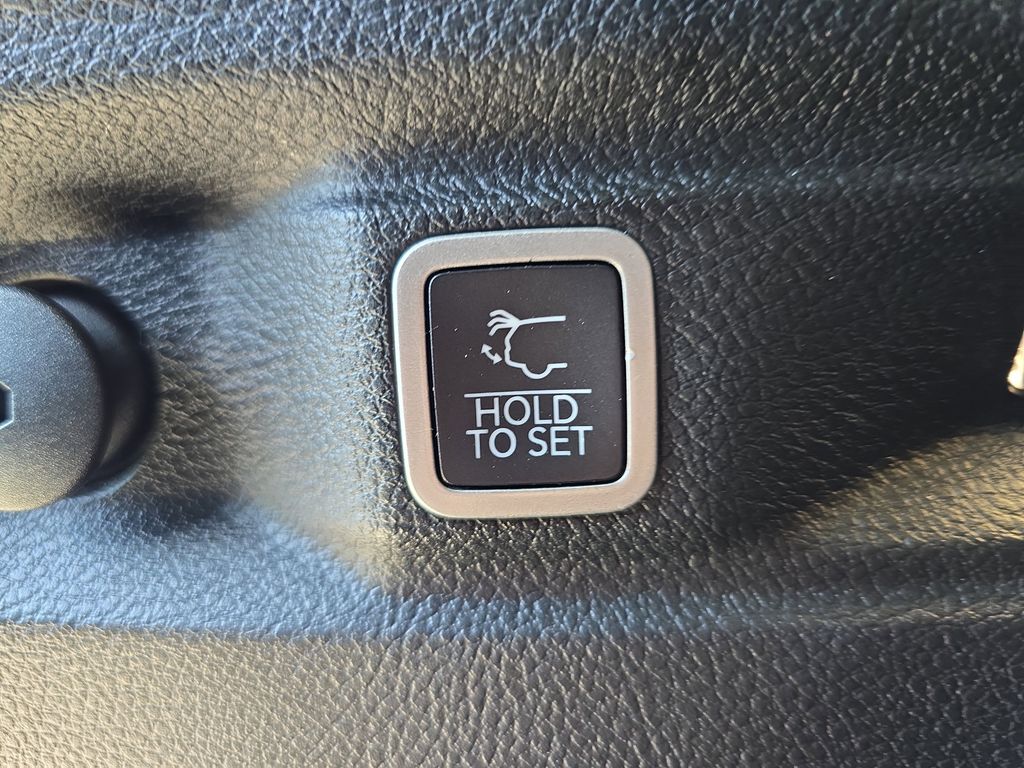 2021 Jeep Grand Cherokee Limited photo 14