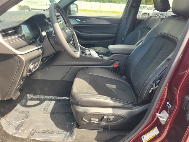 2025 Jeep Grand Cherokee High photo 4