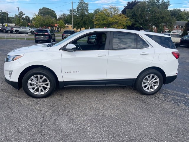 2021 Chevrolet Equinox LT photo 2