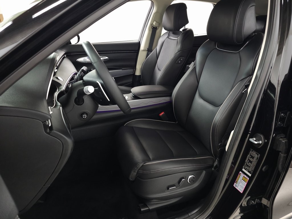 2024 Genesis GV70 2.5T Advanced photo 10