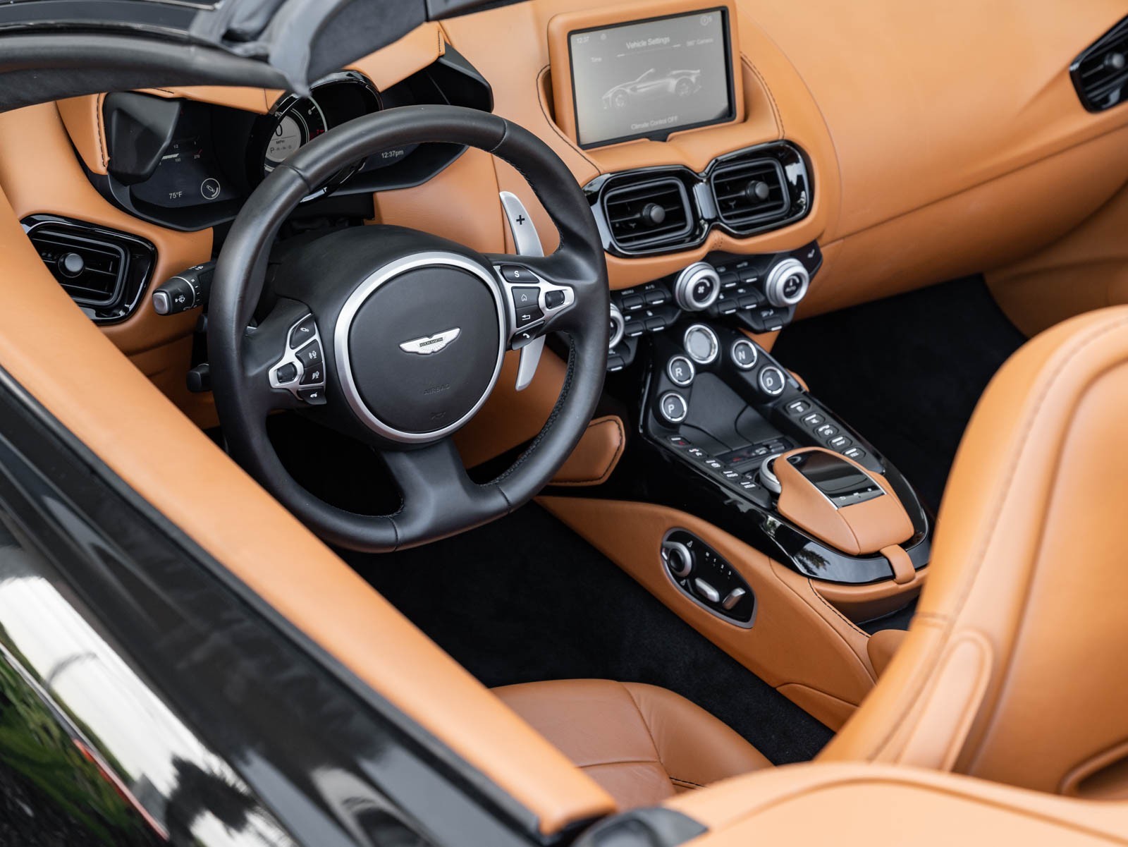 2021 Aston Martin Vantage photo 17