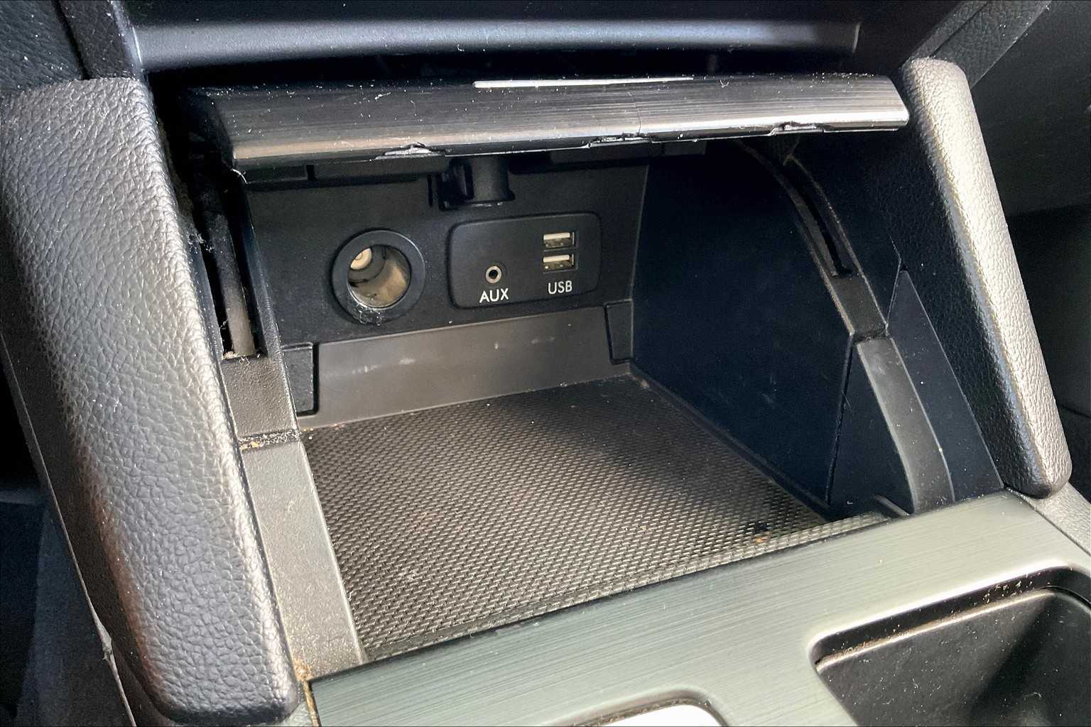 2017 Subaru Outback Premium photo 30