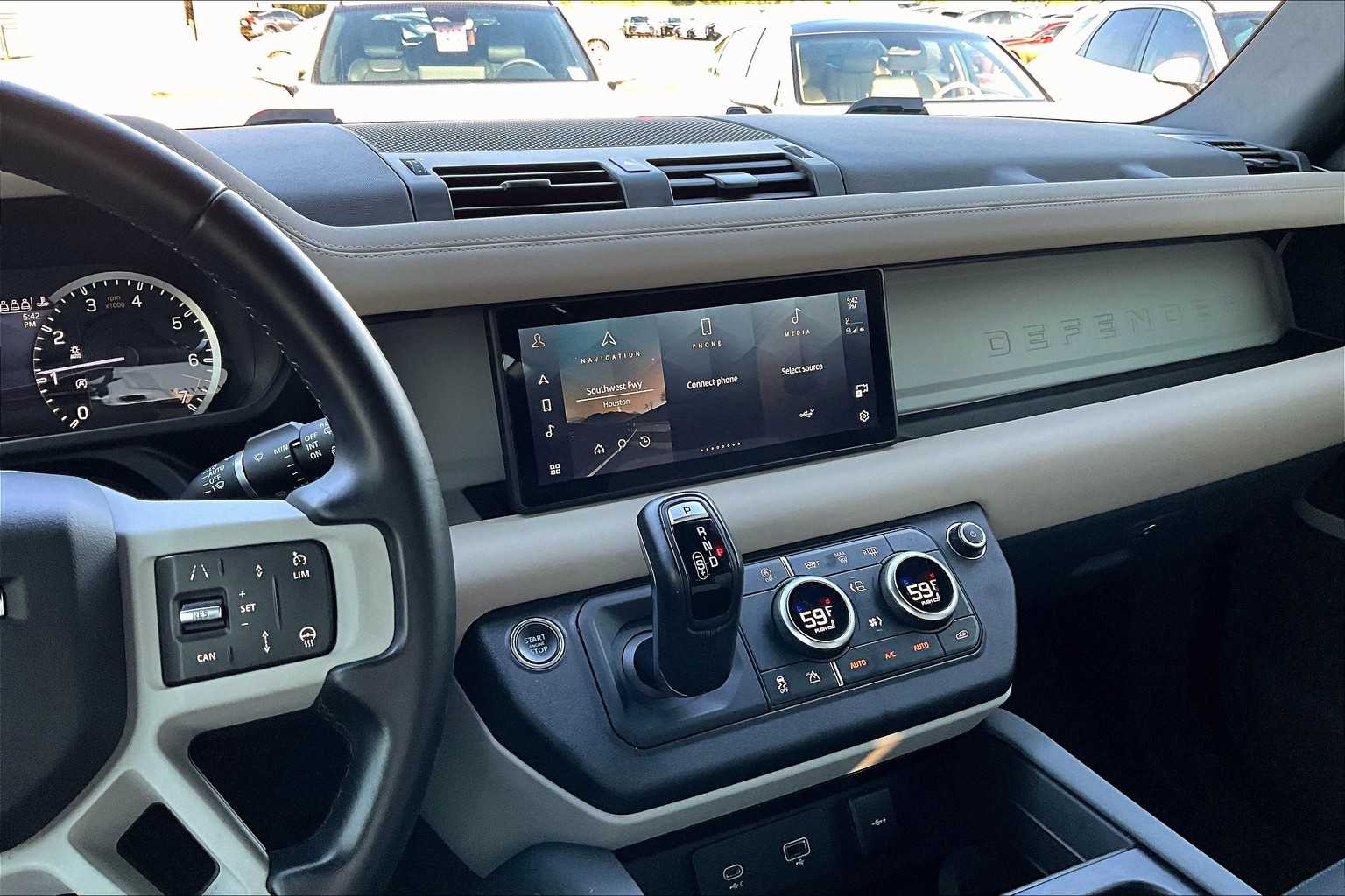 2023 Land Rover Defender X-Dynamic SE photo 12