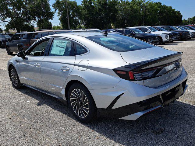 2025 Hyundai Sonata Hybrid SEL photo 3