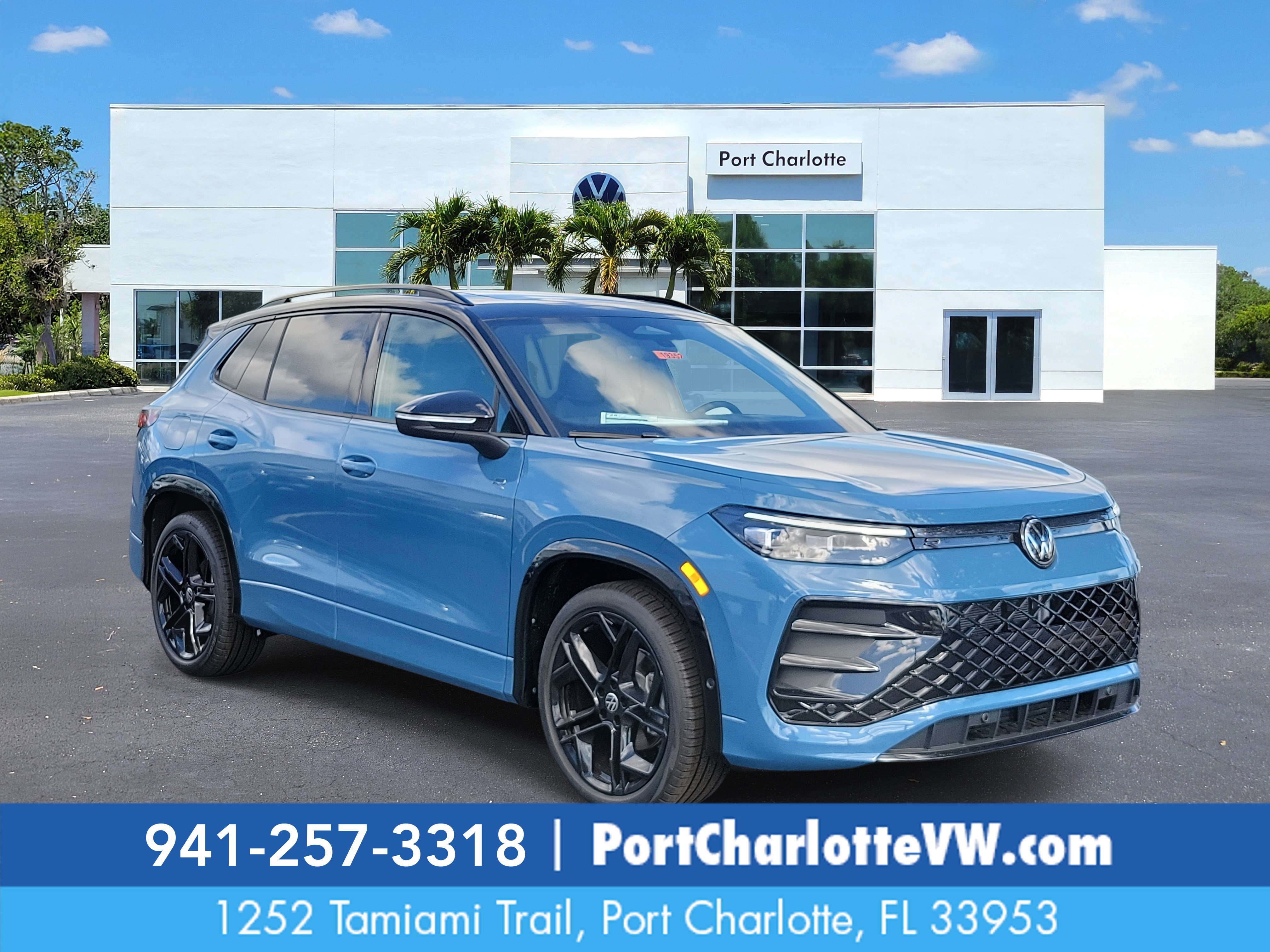 2026 Volkswagen Tiguan SE R-LINE BLACK's photo