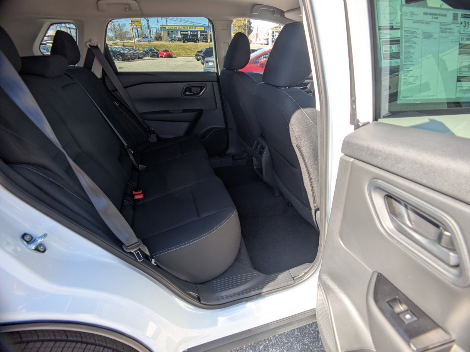 2025 Nissan Rogue S photo 4