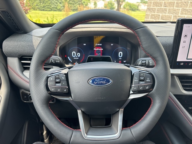 2025 Ford Explorer ST-Line photo 15
