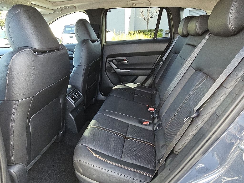 2025 Mazda CX-50 Premium Plus photo 11