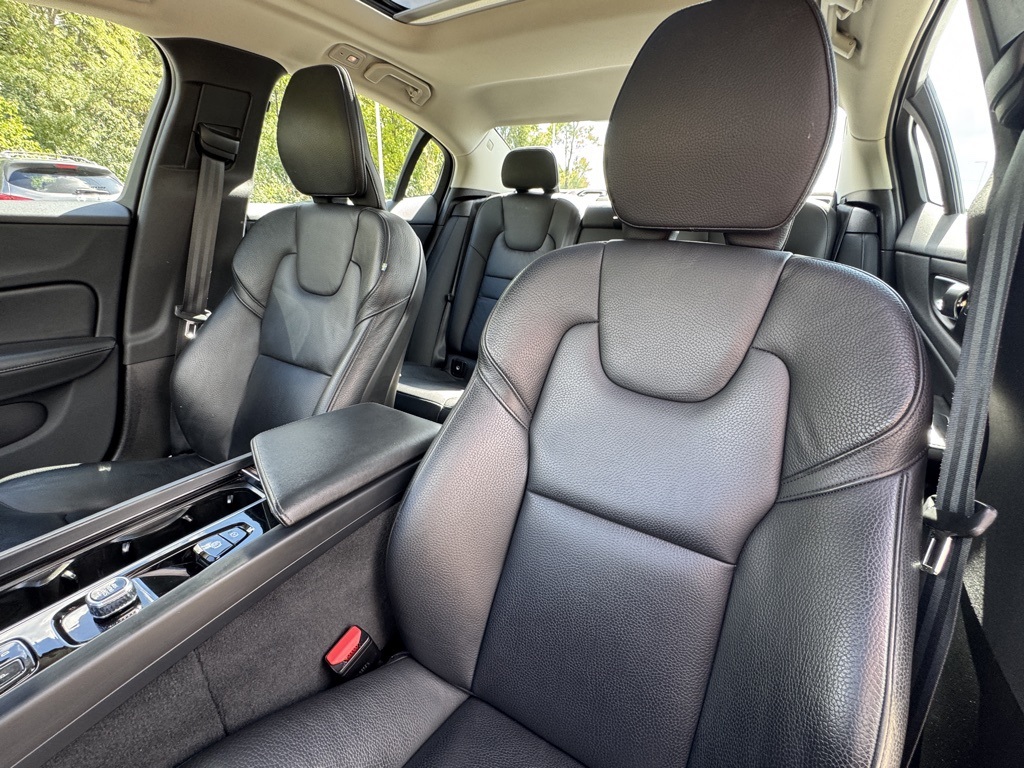 2024 Volvo S60 B5 Plus photo 14