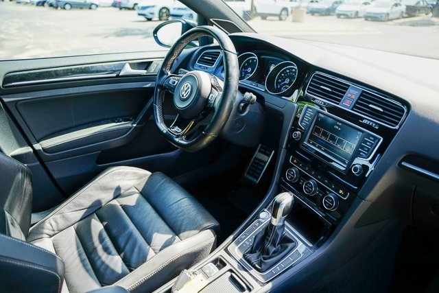 2017 Volkswagen Golf R 4Motion photo 29