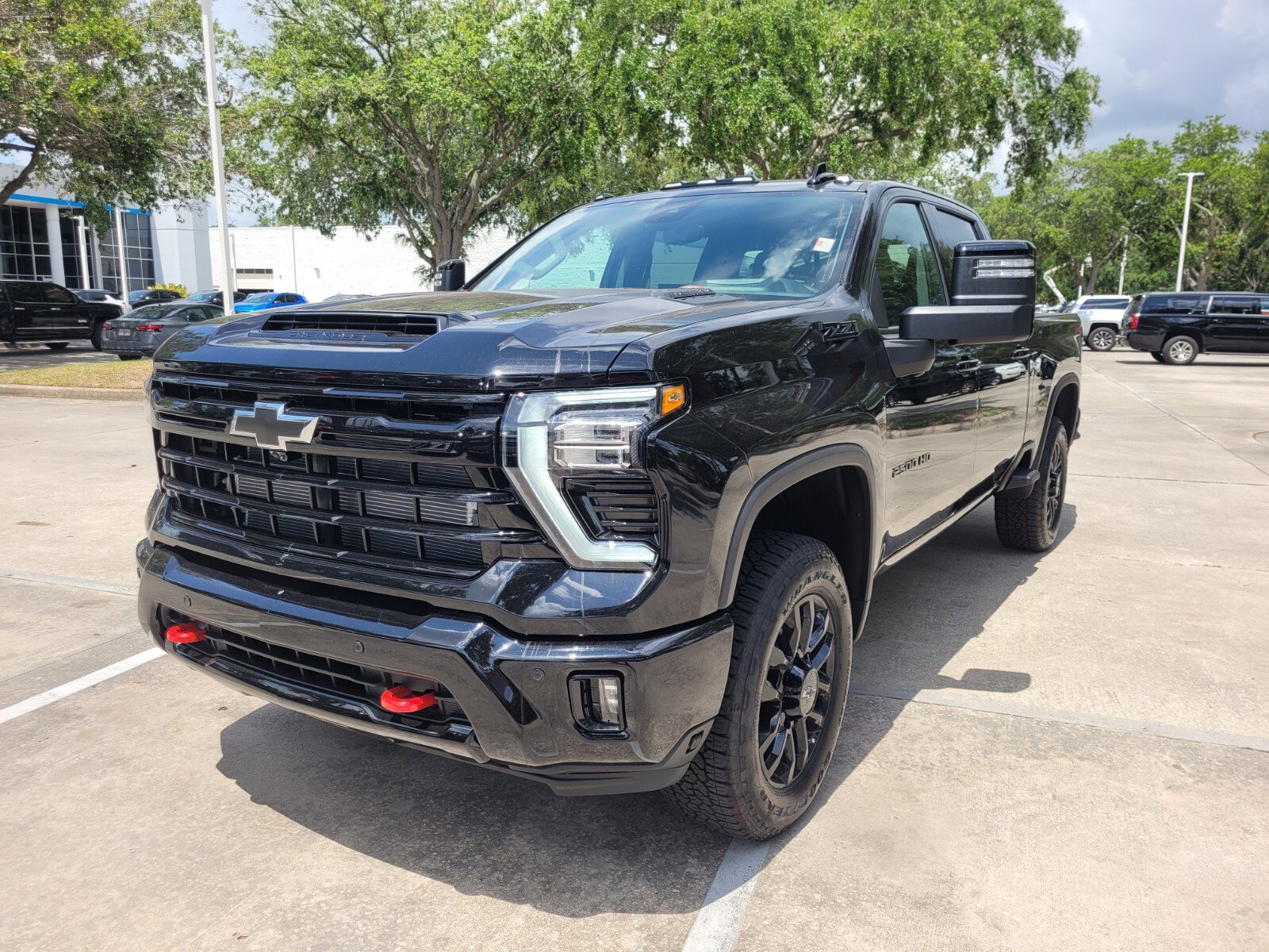 2025 Chevrolet Silverado 2500HD LTZ photo 3