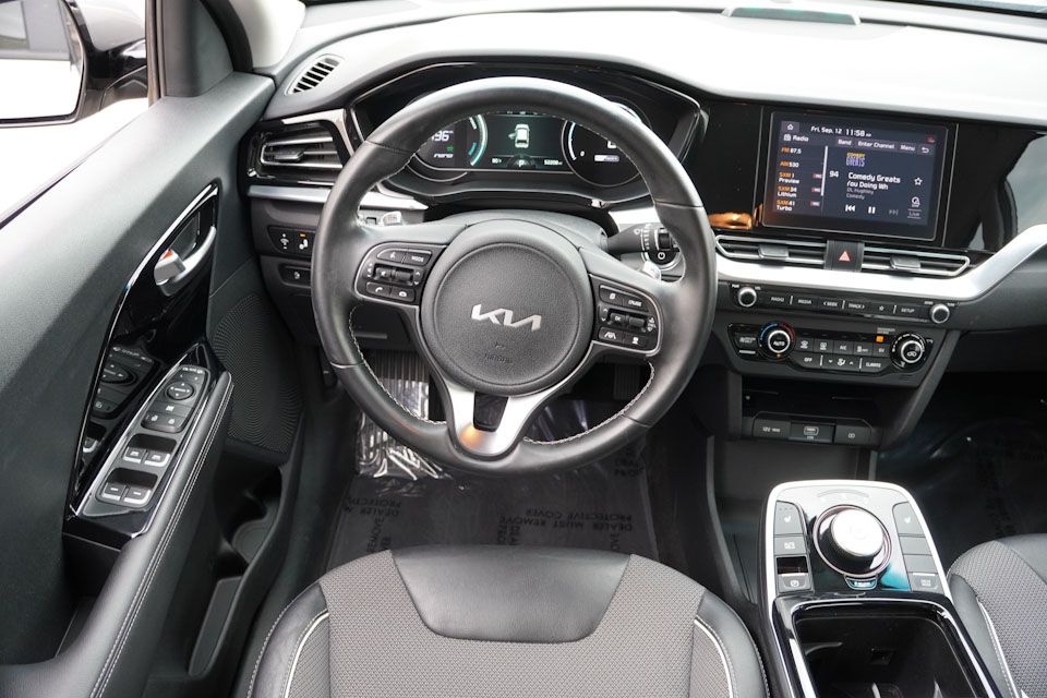 2022 Kia Niro EV S photo 18