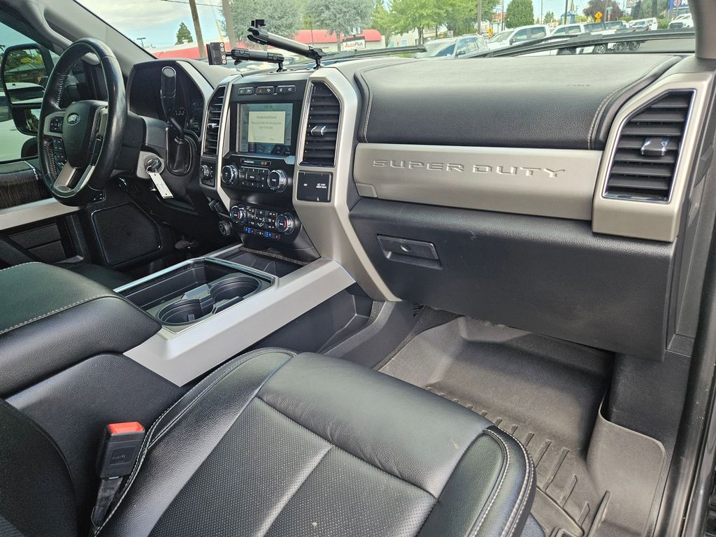 2021 Ford F-250 Lariat photo 33